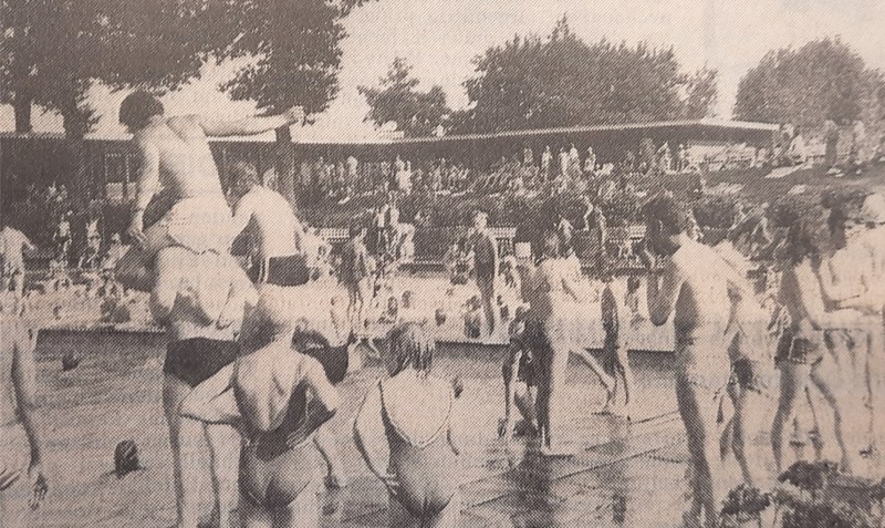 Dicht an dicht: Tausende Menschen suchen in diesen Tagen im Walsroder Eckernworth-Freibad Erfrischung. Foto: WZ-Archiv