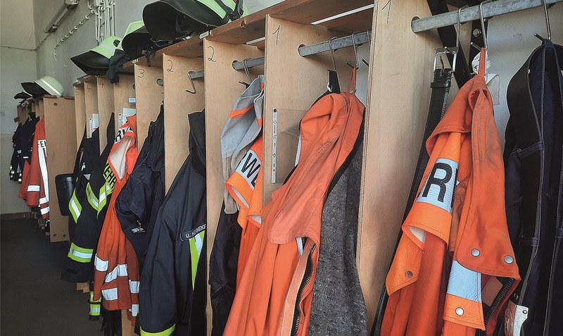 Bereit für den Einsatz: An Ausrüstung für neue Aktive mangelt es bei der Freiwilligen Feuerwehr Frankenfeld nicht. Foto: Meyland