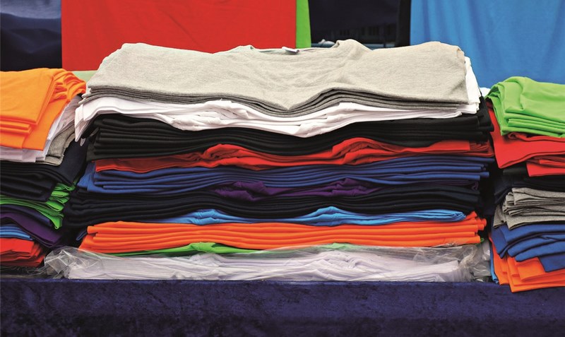 60 neue Kleidungsstücke: So viel kauft jede Person in Deutschland im Schnitt jährlich. Doch wie sieht es mit den jeweiligen Produktionsbedingungen aus? Foto: pixabay
