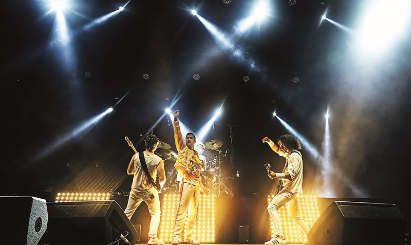 Die italienische Band “Break Free” lässt die großen Hits der Kultband Queen um ihren 1991 verstorbenen charismatischen Sänger Freddie Mercury in einer beeindruckenden Live-Show in der Walsroder Stadthalle aufleben. Foto: JC Photo