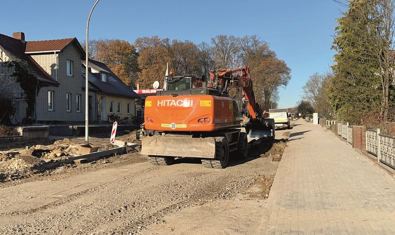 Auf der Zielgeraden: Die Arbeiten an der Walsroder Bergstraße sind weit fortgeschritten. Was noch fehlt, ist die Asphaltdecke. Foto: Reinbold