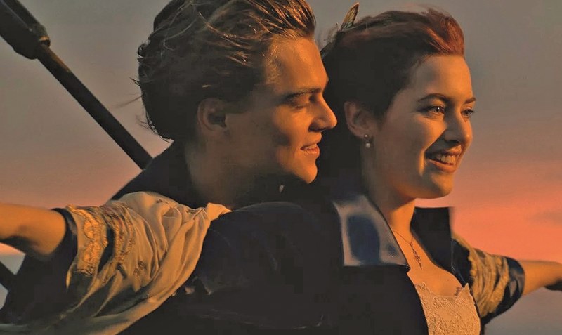 Jack und Rose: Die Geschichte um das fiktive Liebespaar, gespielt von Leonardo DiCaprio und Kate Winslet, und den Untergang der Titanic hat dazu geführt, dass 1998 alle Besucherrekorde in Kinos gebrochen wurden. Foto: filmstarts.de / Walt Disney Pictures
